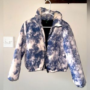 Cropped cloud print puffer jacket | size Small